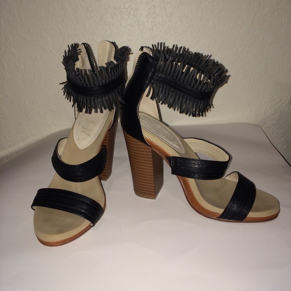 Groove Ali Chunky Block 4" Heeled Sandal Black - Picture 2 of 12